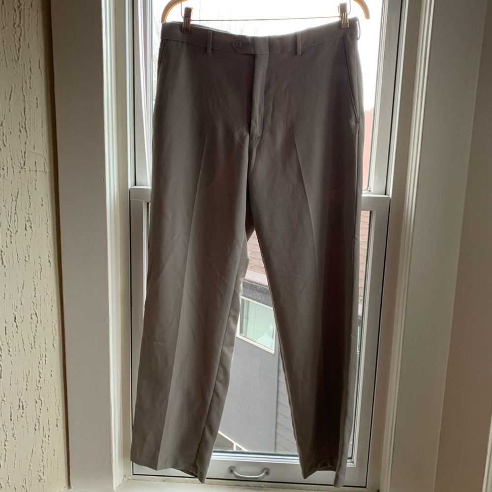 Pristine Haggar Men’s Khakis